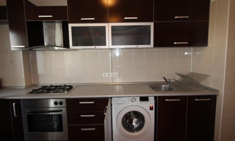 3 camere- Aviatiei, etaj3/4- imobil solid. plus loc de parcare