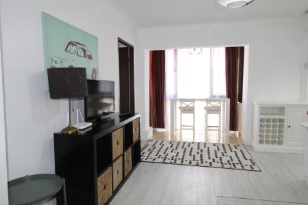 2 camere, etaj 1- apartament de vis- pentru inchiriat pe termen lung