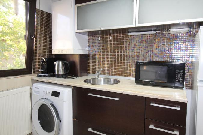 2 camere, etaj 1- apartament de vis- pentru inchiriat pe termen lung