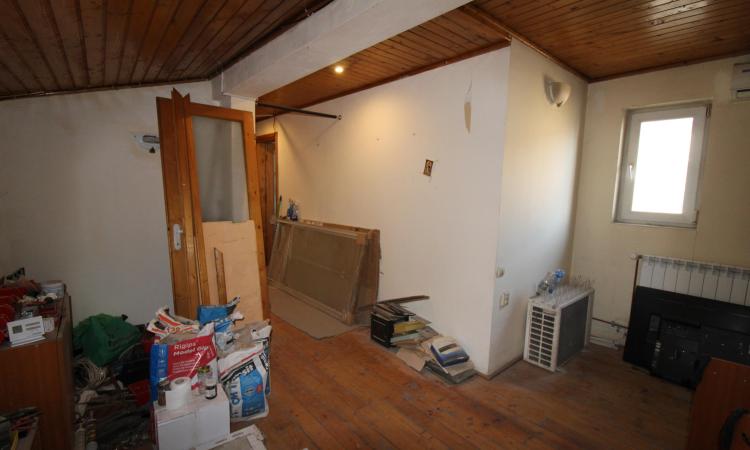 Mansarda boema. zona Eminescu- in vila renovata exterior