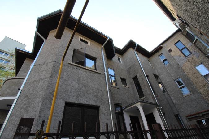 Mansarda boema. zona Eminescu- in vila renovata exterior