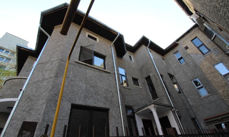 Mansarda boema. zona Eminescu- in vila renovata exterior