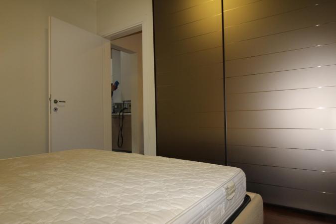 Rent for single. 2 CAMERE. etaj 1. Unirii- str Principatele Unite 38-40. Bucharest central area- bus to the airport