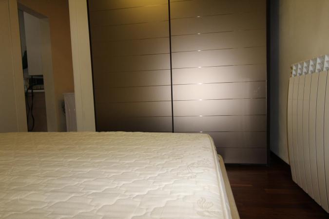 Rent for single. 2 CAMERE. etaj 1. Unirii- str Principatele Unite 38-40. Bucharest central area- bus to the airport