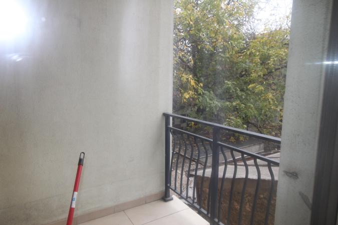 Rent for single. 2 CAMERE. etaj 1. Unirii- str Principatele Unite 38-40. Bucharest central area- bus to the airport