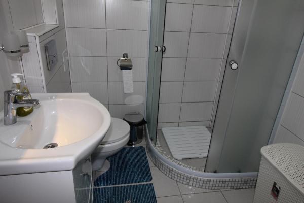 Floreasca. Apartament 2 camere renovat etaj 1/2- imobil 1968