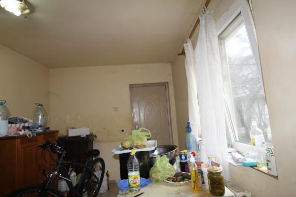 The house alone yard. Land 307 sqm. BASILESCU PARK