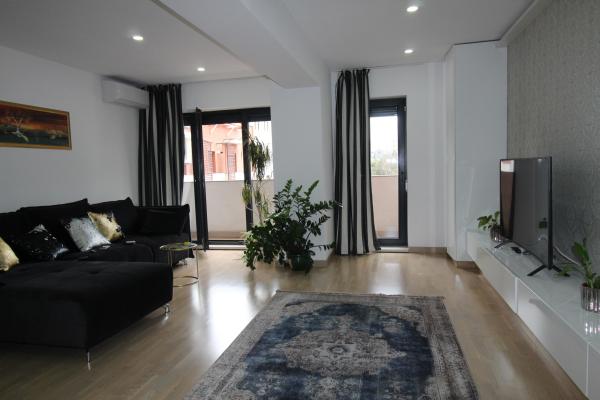 new building since 2019. 2 rooms. for single expat