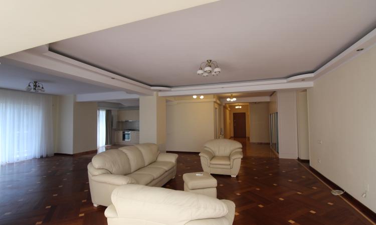Baneasa. 4 camere, 2 terase mari, 2 bai Etaj 5/9