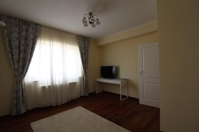 Baneasa. 4 camere, 2 terase mari, 2 bai Etaj 5/9