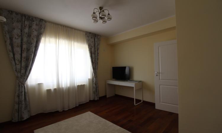 Baneasa. 4 camere, 2 terase mari, 2 bai Etaj 5/9