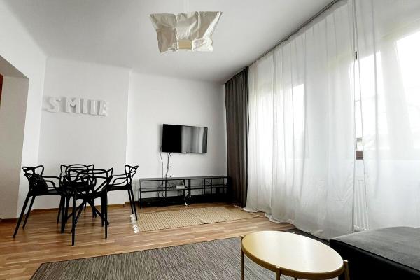 Apartament in vila. Zona Capitale, etaj 2/2