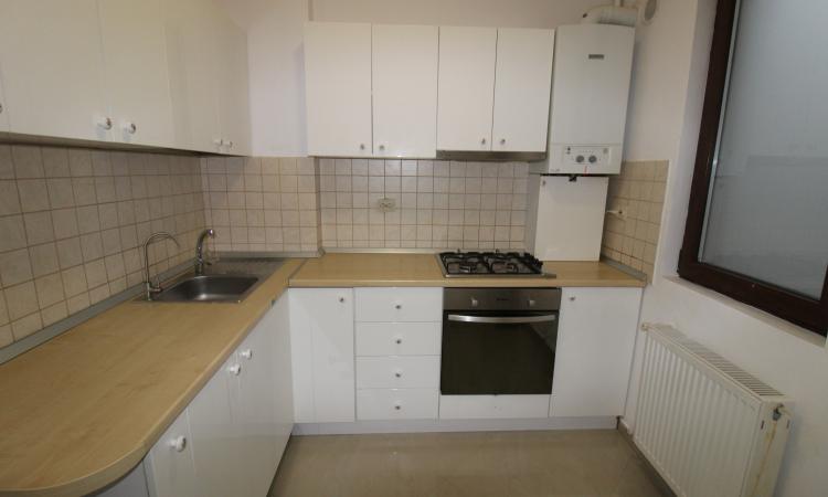 Apartament in vila. Zona Capitale, etaj 2/2