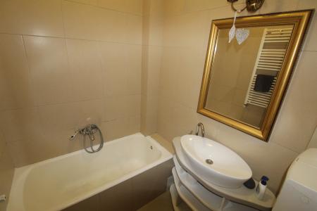 Apartament in vila. Zona Capitale, etaj 2/2