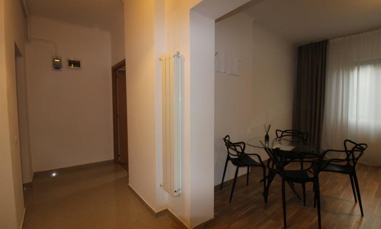 Apartament in vila. Zona Capitale, etaj 2/2