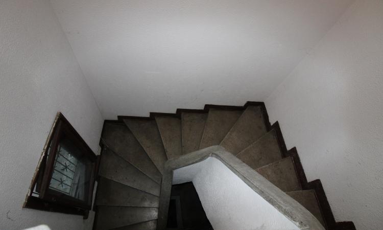 Apartament in vila. Zona Capitale, etaj 2/2