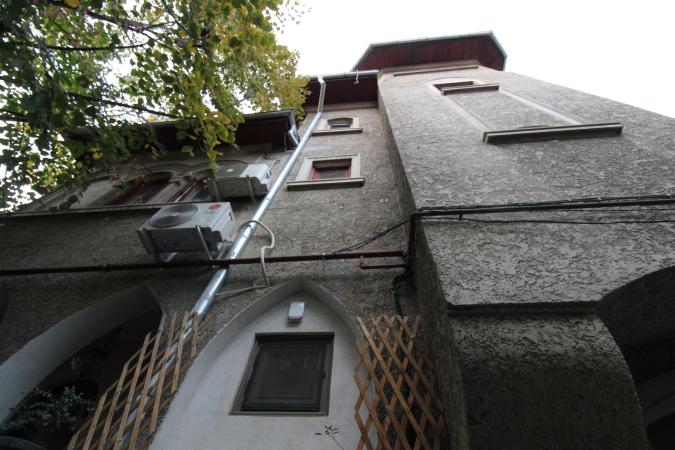 Apartament in vila. Zona Capitale, etaj 2/2