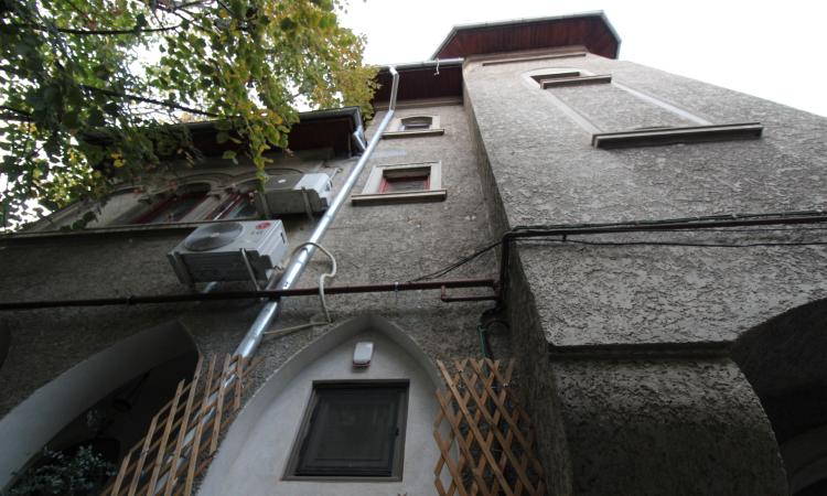 Apartament in vila. Zona Capitale, etaj 2/2