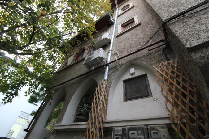 Apartament in vila. Zona Capitale, etaj 2/2
