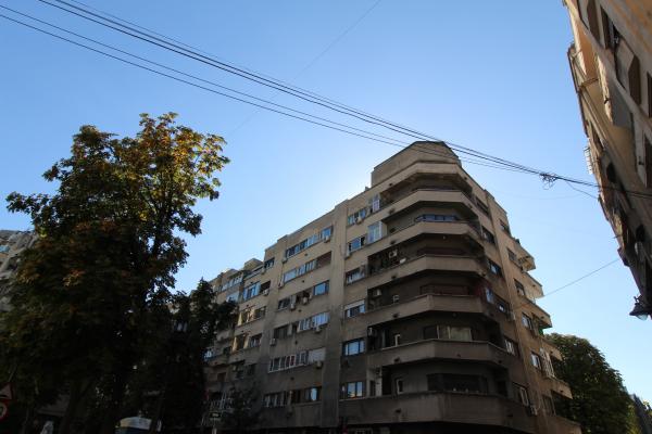 Parisienne style. 2 camere cu terasa mare. Lahovari sector 1. Bucuresti