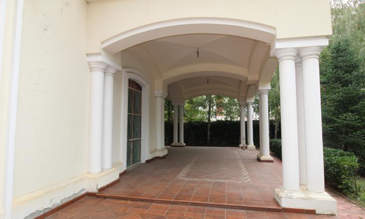 Sediu comercial perfect pentru clinica medicala, spital privat sau camin de batrani