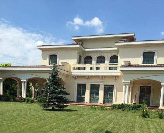 Sediu comercial perfect pentru clinica medicala, spital privat sau camin de batrani