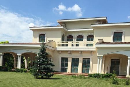 Sediu comercial perfect pentru clinica medicala, spital privat sau camin de batrani