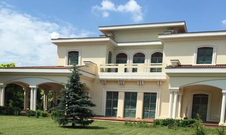 Sediu comercial perfect pentru clinica medicala, spital privat sau camin de batrani