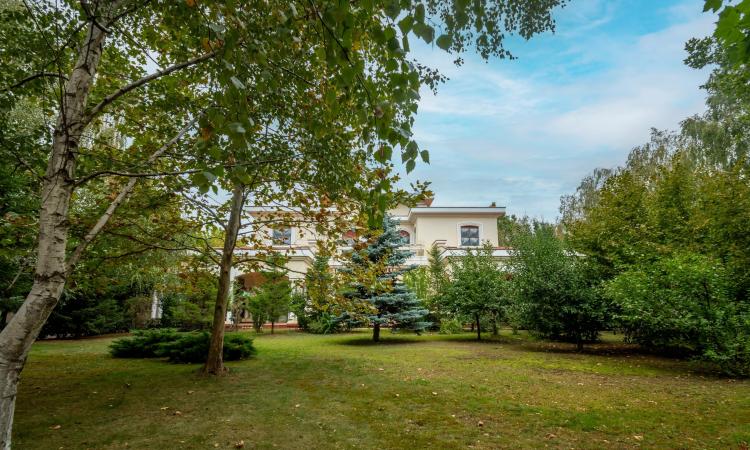Sediu comercial perfect pentru clinica medicala, spital privat sau camin de batrani