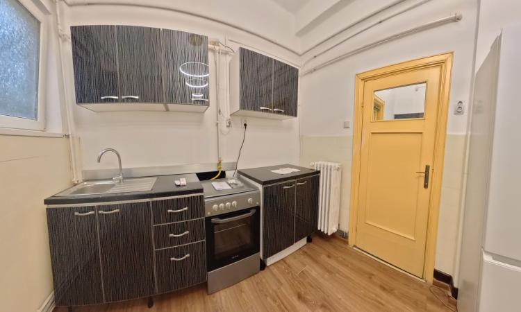 6 Camere - 3 bai - Piata Romana - Balcon - 3 min metrou