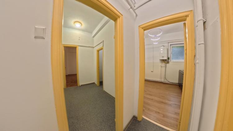 6 Camere - 3 bai - Piata Romana - Balcon - 3 min metrou