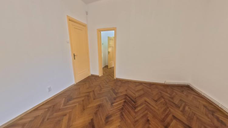6 Camere - 3 bai - Piata Romana - Balcon - 3 min metrou
