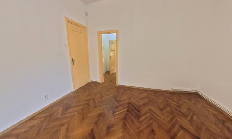 6 Camere - 3 bai - Piata Romana - Balcon - 3 min metrou