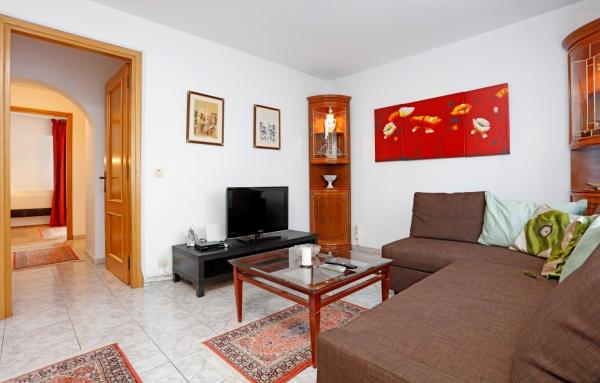 2 Camere - Piata Victoriei - 2 Balcoane - 2 min Metrou - Parcare