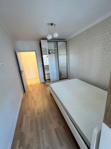 3 Camere - Piata Romana - Balcon - Boiler