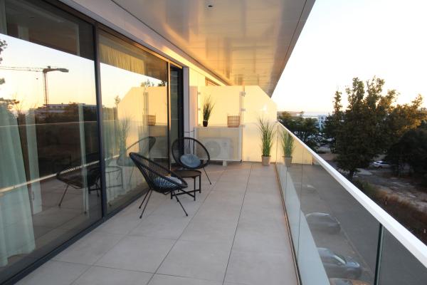 VOGH Olimp 2 camere cu terasa mare view catre mare. De vanzare ap la mare in OLIMP