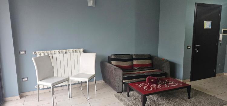 Terasa mare cu vedere catre Gradina Mitropoliei. Unirii 2 camere de vanzare