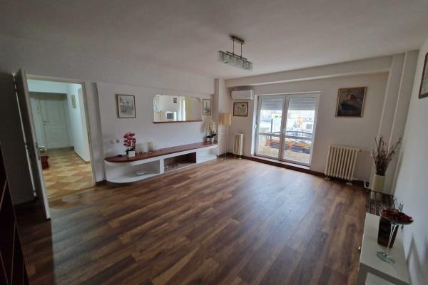 Bulevardul Burebista, 2 camere de inchiriat - zona Piata Alba Iulia