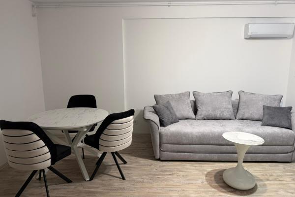 Nerva Traian- sediu comercial companie- 2 camere de inchiriat, imobil nou
