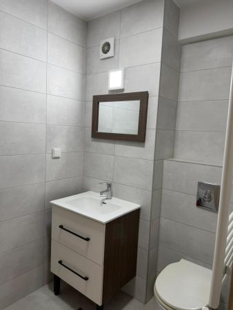 Nerva Traian- sediu comercial companie- 2 camere de inchiriat, imobil nou