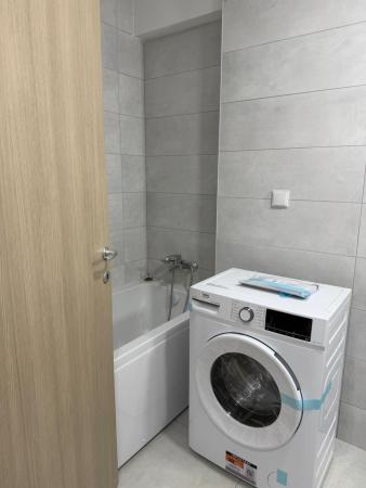 Nerva Traian- sediu comercial companie- 2 camere de inchiriat, imobil nou