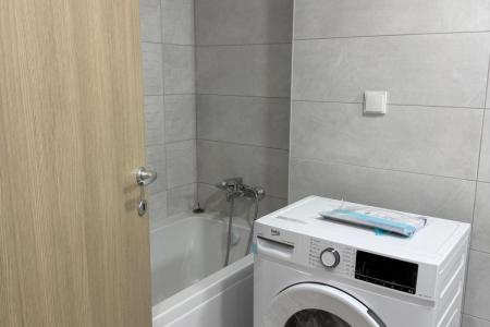 Nerva Traian- sediu comercial companie- 2 camere de inchiriat, imobil nou