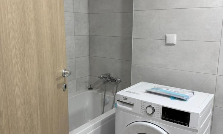 Nerva Traian- sediu comercial companie- 2 camere de inchiriat, imobil nou
