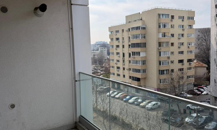 Nerva Traian- sediu comercial companie- 2 camere de inchiriat, imobil nou