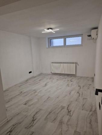 Piata Romana,  de inchiriat -5 camere, apartament nou in vila, parter, sect 1