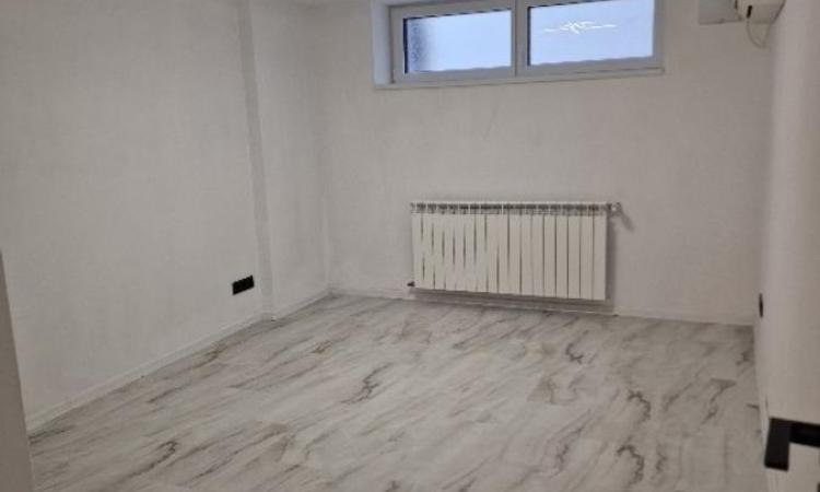 Piata Romana, de inchiriat -5 camere, apartament nou in vila, parter, sect 1