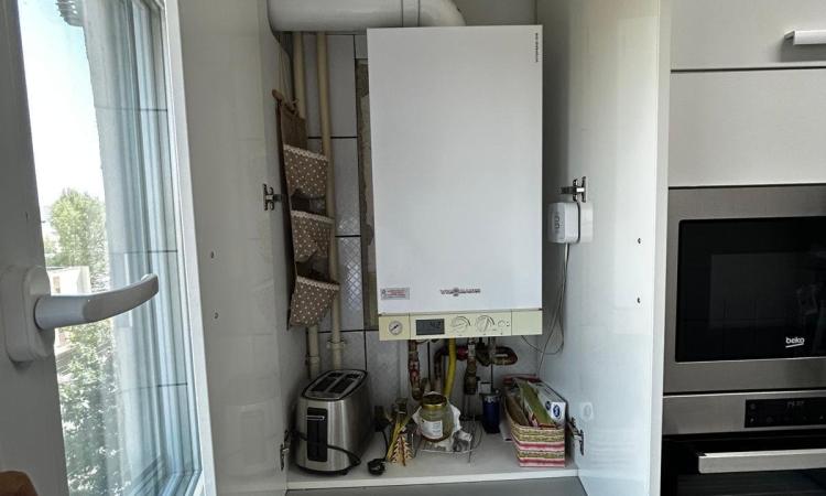 Bulevardul 1 Decembrie 1918, 3 camere cu balcon etj 4/8 cu balcon -apartament de inchiriat