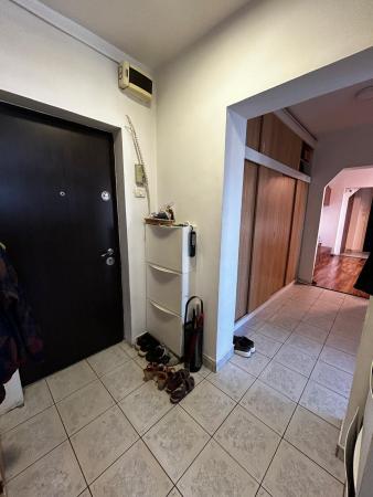 Bulevardul 1 Decembrie 1918, 3 camere cu balcon etj 4/8 cu balcon -apartament de inchiriat