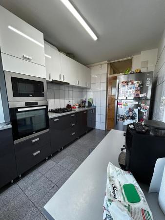 Bulevardul 1 Decembrie 1918, 3 camere cu balcon etj 4/8 cu balcon -apartament de inchiriat