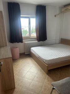 3 dormitoare 2 bai pretabil pentru 3 studenti- ERASMUS- Share rent- STEFAN CEL MARE, str Polona